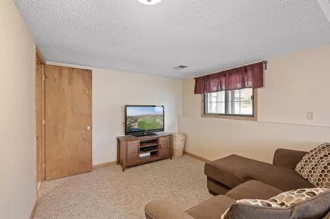 2293 Mailand Rd E, Maplewood, MN 55119 photo 29