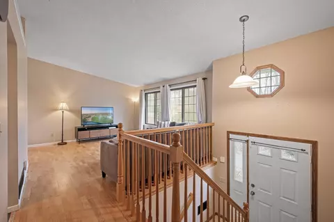 2293 Mailand Rd E, Maplewood, MN 55119 photo 4