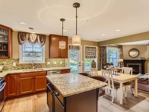 3443 Chestnut Ln, Eagan, MN 55123 photo 11