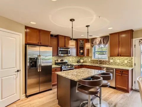 3443 Chestnut Ln, Eagan, MN 55123 photo 9