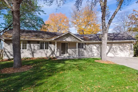 7882 Narcissus Ct, Victoria, MN 55386