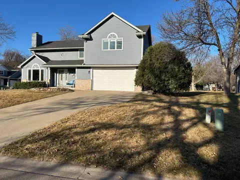 7325 Willow Ln, Brooklyn Park, MN 55444