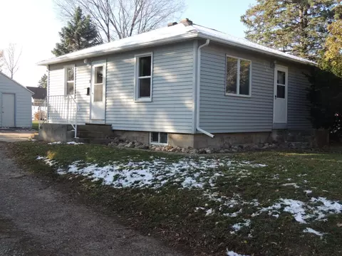 320 Cedar St, Holdingford, MN 56340