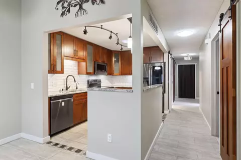14896 Embry Path, Apple Valley, MN 55124 photo 4