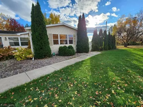425 Pleasant Ave SE, Akeley, MN 56433