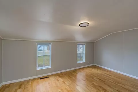 425 W Walnut St, Saint Peter, MN 56082 photo 9