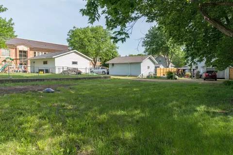 425 W Walnut St, Saint Peter, MN 56082 photo 5