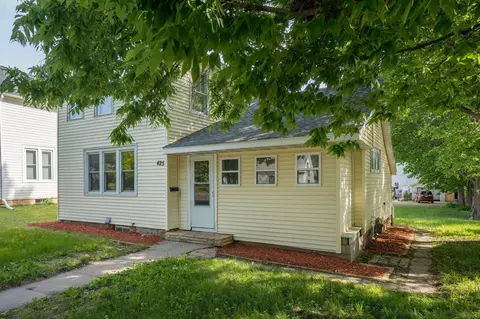 425 W Walnut St, Saint Peter, MN 56082 photo 3