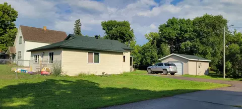 204 W Dunton St, Battle Lake, MN 56515
