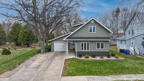 114 E Lyon St, Minneota, MN 56264