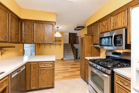 1373 Berry Ridge Rd, Eagan, MN 55123 photo 13