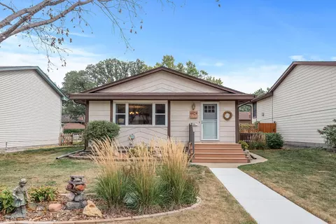 4424 Chowen Ave N, Robbinsdale, MN 55422