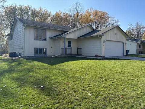 730 Hiawatha Ave, Vadnais Heights, MN 55127