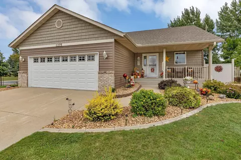 1275 Sherwood St SE, Hutchinson, MN 55350