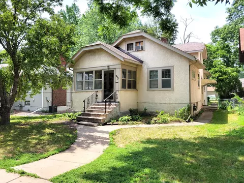 915 21st Ave SE, Minneapolis, MN 55414