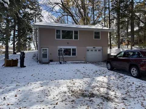 6475 Stillwater Blvd N, Oakdale, MN 55128