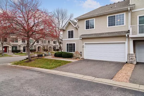 462 Willoughby Way W, Minnetonka, MN 55305