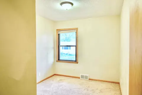 2000 5th St E, Saint Paul, MN 55119 photo 16