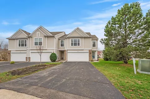 5195 Farnham Dr N, Hugo, MN 55038