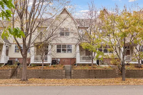 1651 Arona St, Falcon Heights, MN 55108