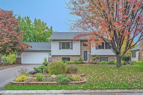 994 Oday St S, Maplewood, MN 55119