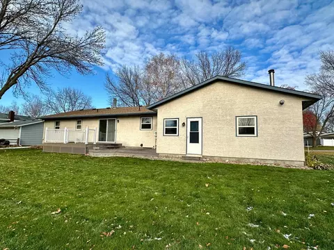 1508 11th St SE, Willmar, MN 56201 photo 3