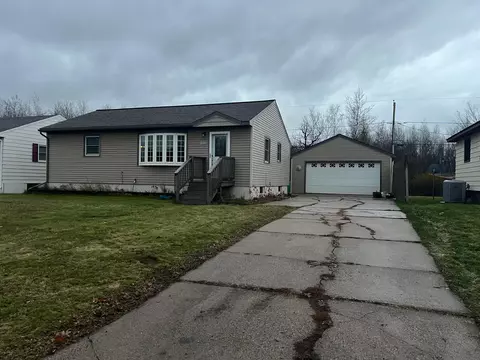 1932 E 31st St, Hibbing, MN 55746