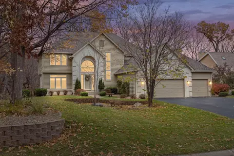 550 Bighorn Dr, Chanhassen, MN 55317
