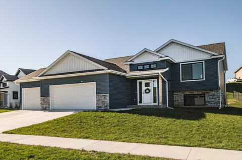 850 Towne Dr NE, Byron, MN 55920