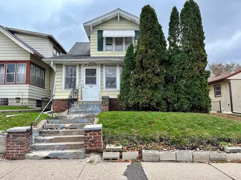1006 Virginia St, Saint Paul, MN 55117
