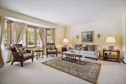 5600 Valley Ln, Edina, MN 55439