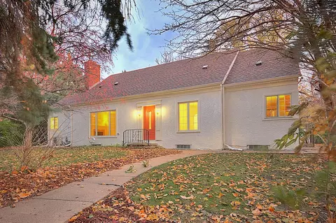 2194 S 36 Service Dr, Roseville, MN 55113