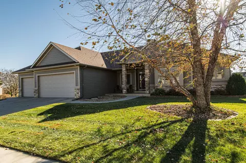 2310 Scenic Point Dr SW, Rochester, MN 55902