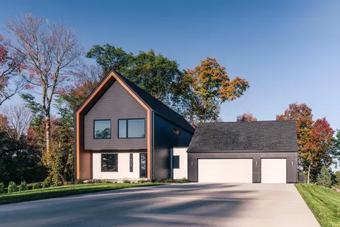505 Peninsula Point Rd, Shakopee, MN 55379