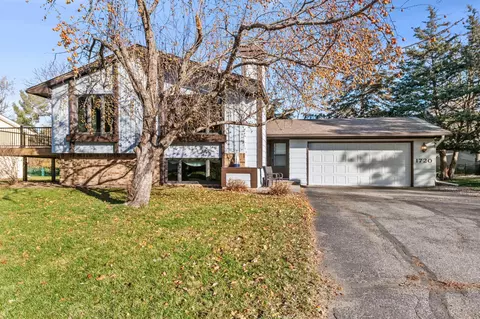 1720 Laurel Ave, Hudson, WI 54016