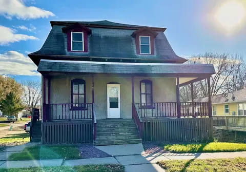 105 W 3rd St, Janesville, MN 56048