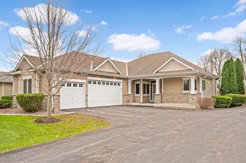 17131 Terrey Pine Dr, Eden Prairie, MN 55347