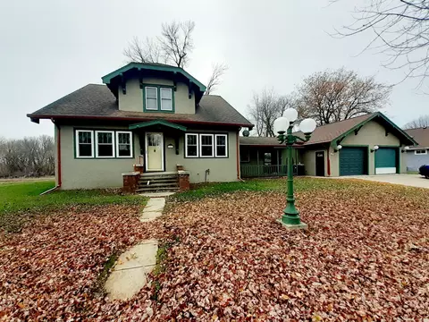 166 E 7th St, Gibbon, MN 55335