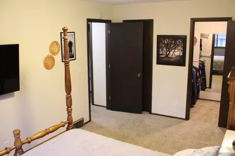 1222 Timbershore Ln, Eagan, MN 55123 photo 35
