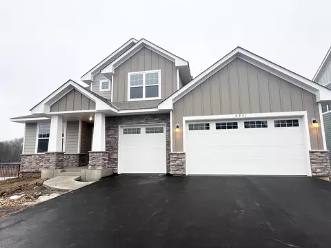 2951 Ironwood Blvd, Chaska, MN 55318