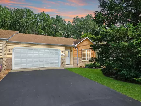 3458 Valento Cir, Vadnais Heights, MN 55127