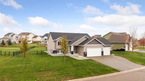 1434 Overlook Dr, Elko New Market, MN 55054