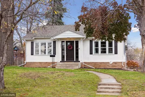 446 6th St NW, New Brighton, MN 55112