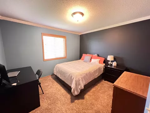 1047 Manor Ct, Saint Cloud, MN 56303 photo 17