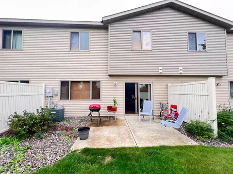 1047 Manor Ct, Saint Cloud, MN 56303 photo 18