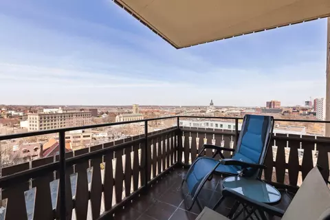 400 Groveland Ave #911, Minneapolis, MN 55403