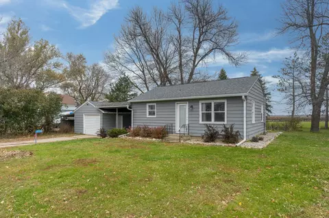 37544 County Road 15, Saint Peter, MN 56082