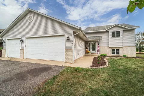 567 Timber Ridge Ct, Jordan, MN 55352