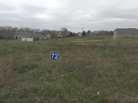 2072 Pleasant Dr, Prescott, WI 54021