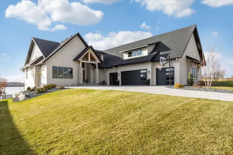 25602 Cedar Ln, New Prague, MN 56071